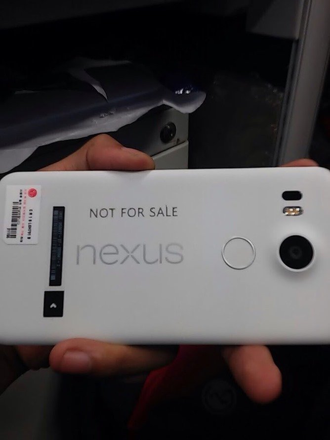 LG Nexus 5 (2015) โละปุ่มรอบเครื่อง เพิ่มที่สแกนลายนิ้วมือด้านหลัง (หลุด)